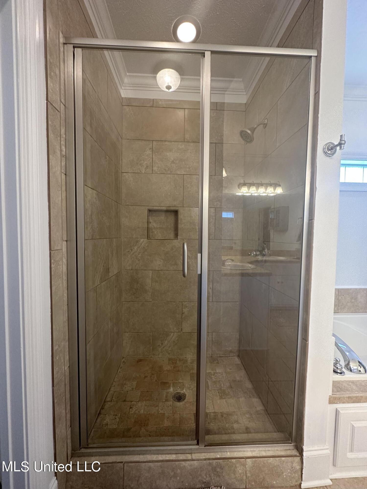 121 Prescott Ridge Madison, MS 39110 - Photo 24 of 33 new shower pic