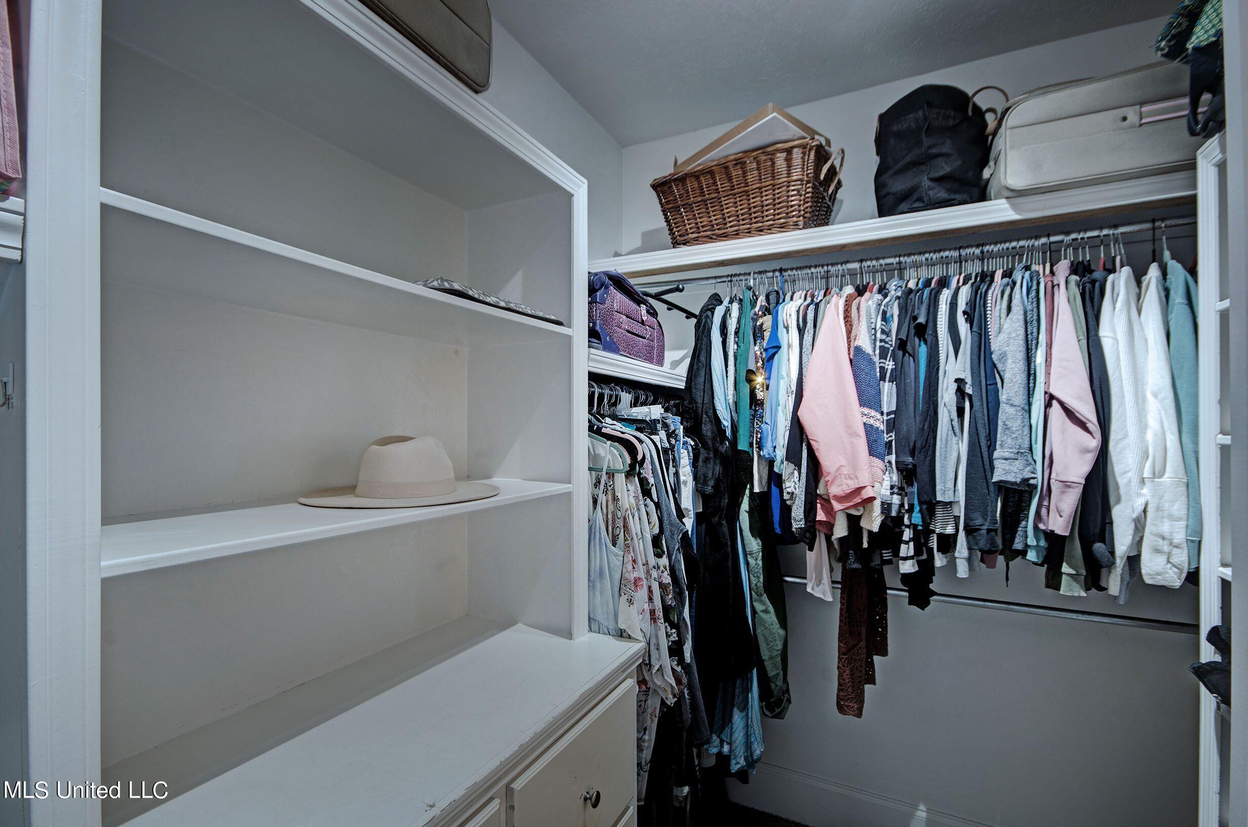 121 Prescott Ridge Madison, MS 39110 - Photo 26 of 33 closet