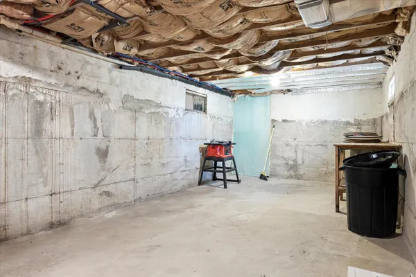 $250,000 | 60 6th Street, Bangor, ME 04401