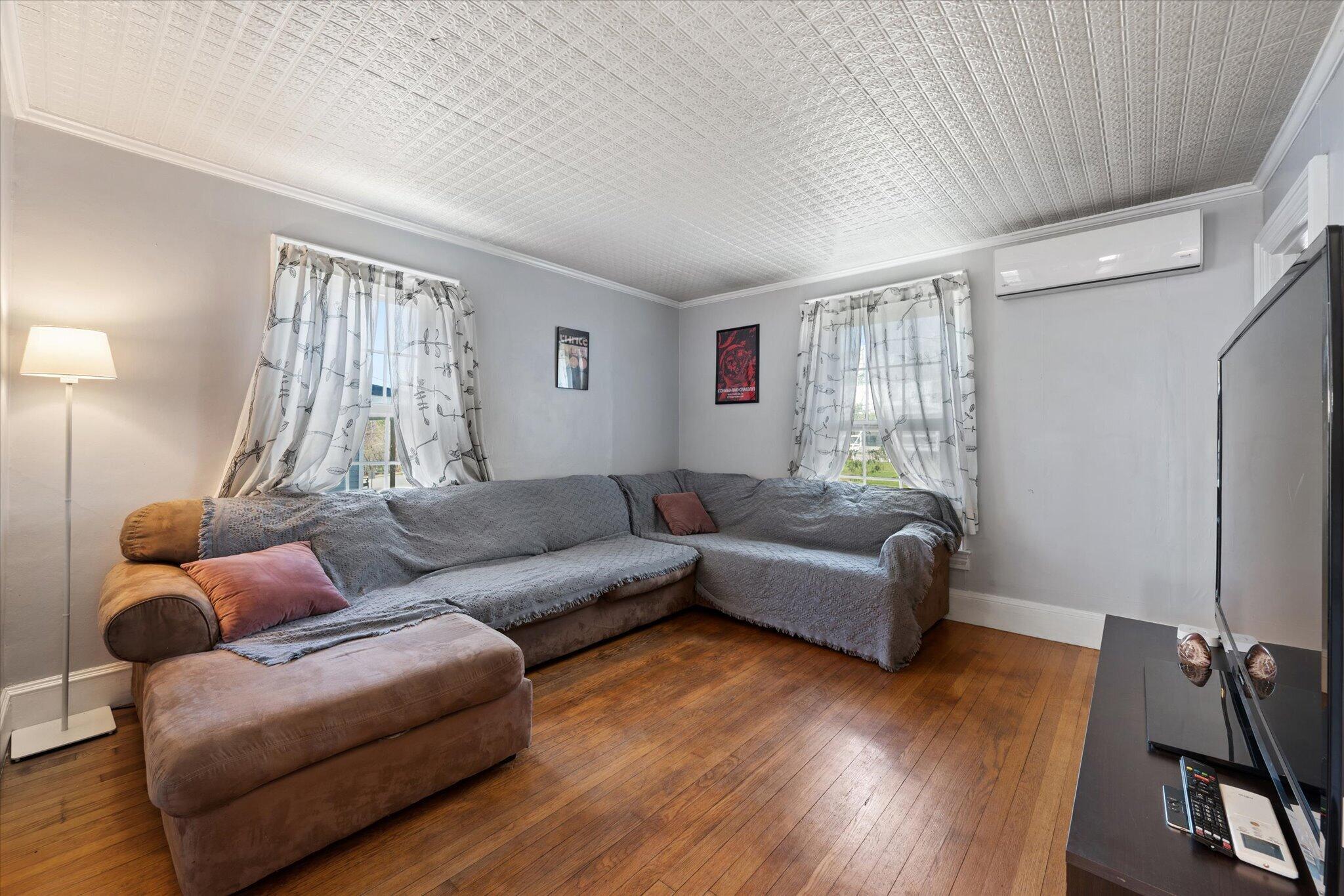 60 6th Street Bangor, ME 04401 - Photo 10 of 41 10-Living