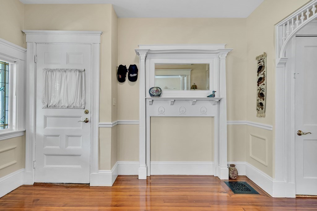 27 Ossipee Road, Unit 1 Somerville, MA 02144 - Photo 4 of 40 Gallery Image 4
