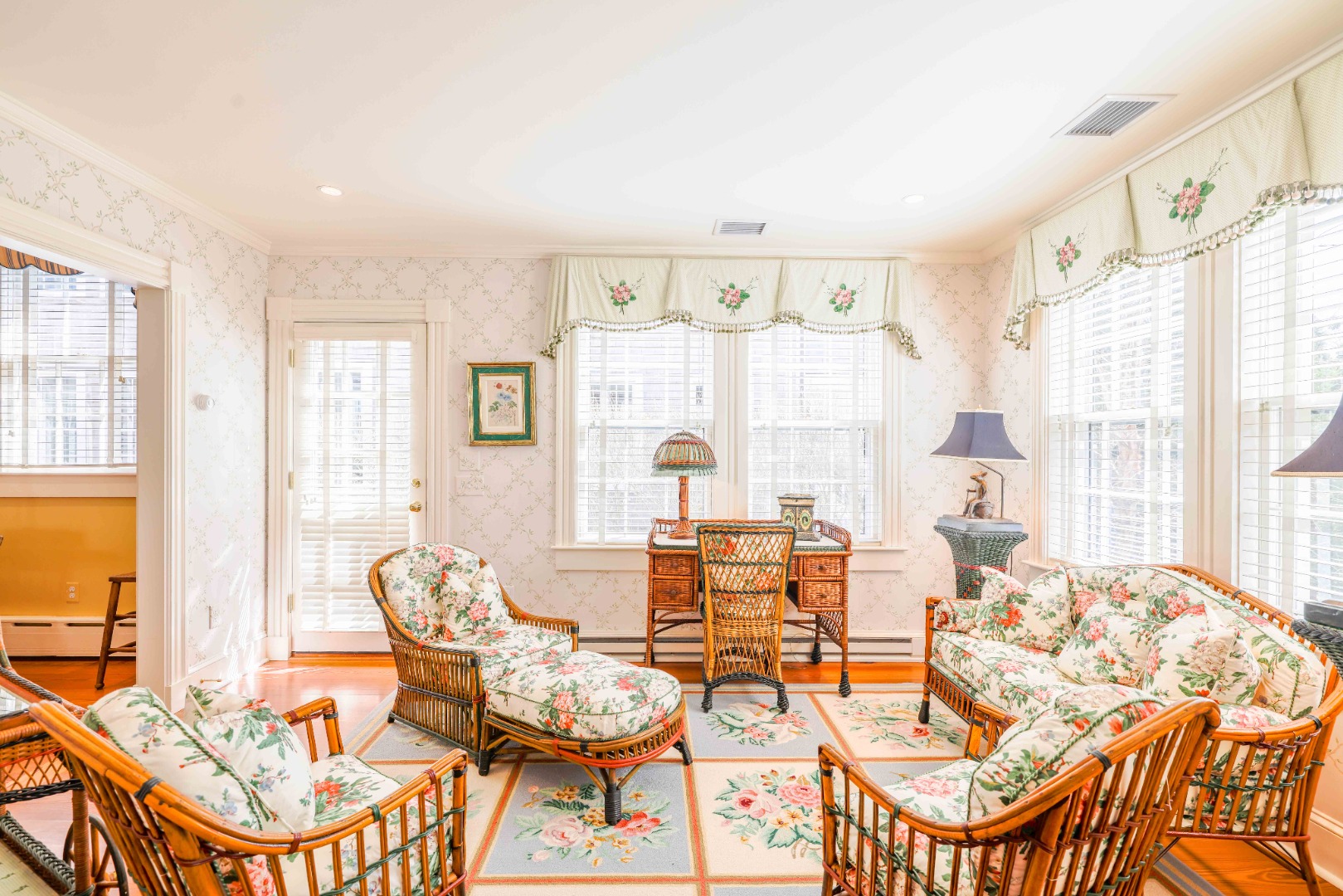 9 Pleasant Street Nantucket, MA 02554 - Photo 15 of 57