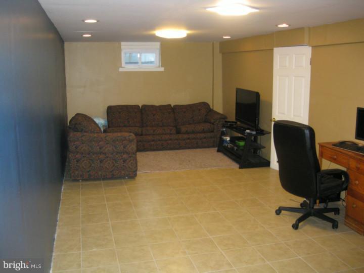 1737 Red Oak Road Williamstown, NJ 08094 - Photo 19 of 21 Basement - Finished