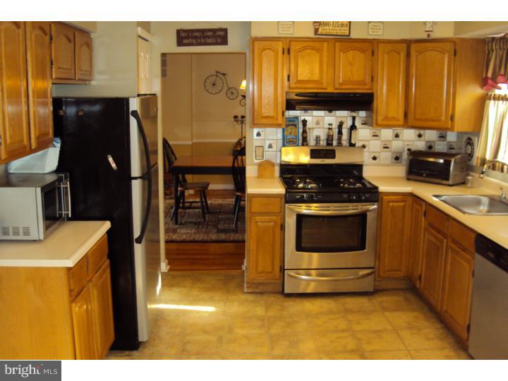 1737 Red Oak Road Williamstown, NJ 08094 - Photo 8 of 21 Kitchen