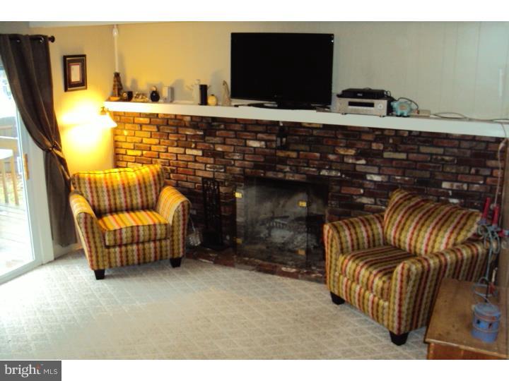 1737 Red Oak Road Williamstown, NJ 08094 - Photo 10 of 21 Family Room