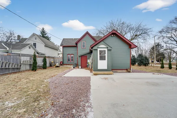 $389,900 | 35214 Washington Avenue, Rochester, WI 53105