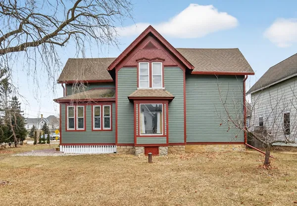 $389,900 | 35214 Washington Avenue, Rochester, WI 53105