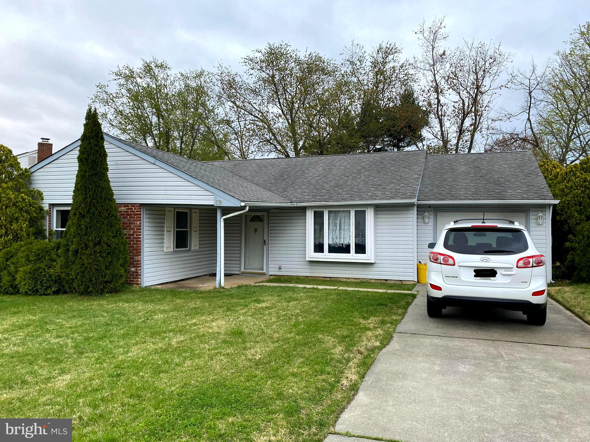 19 Freedom Road Sewell, NJ 08080 - Photo 2 of 9