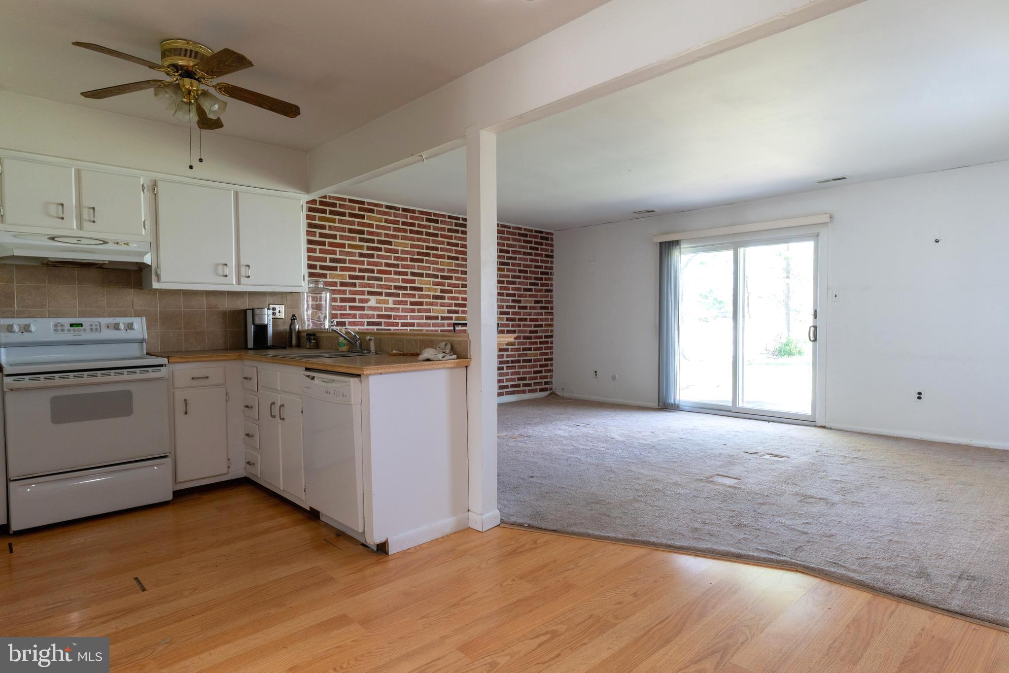19 Freedom Road Sewell, NJ 08080 - Photo 6 of 9