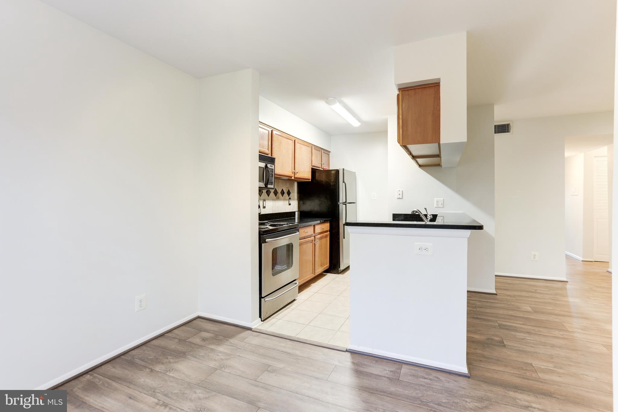 1702 Ascot Way Reston, VA 20190 - Photo 12 of 34 Gallery Image 12
