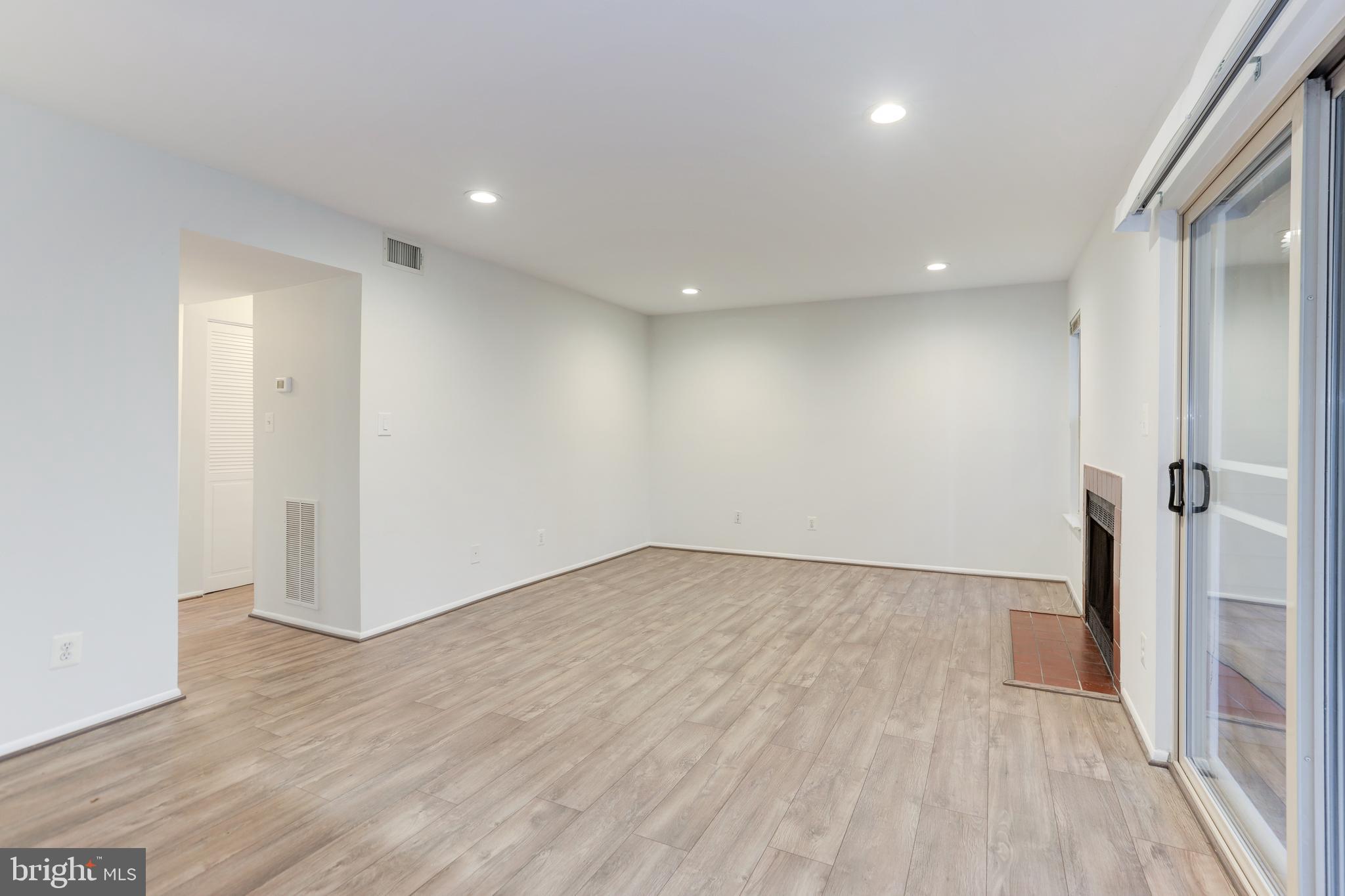 1702 Ascot Way Reston, VA 20190 - Photo 16 of 34 Gallery Image 16