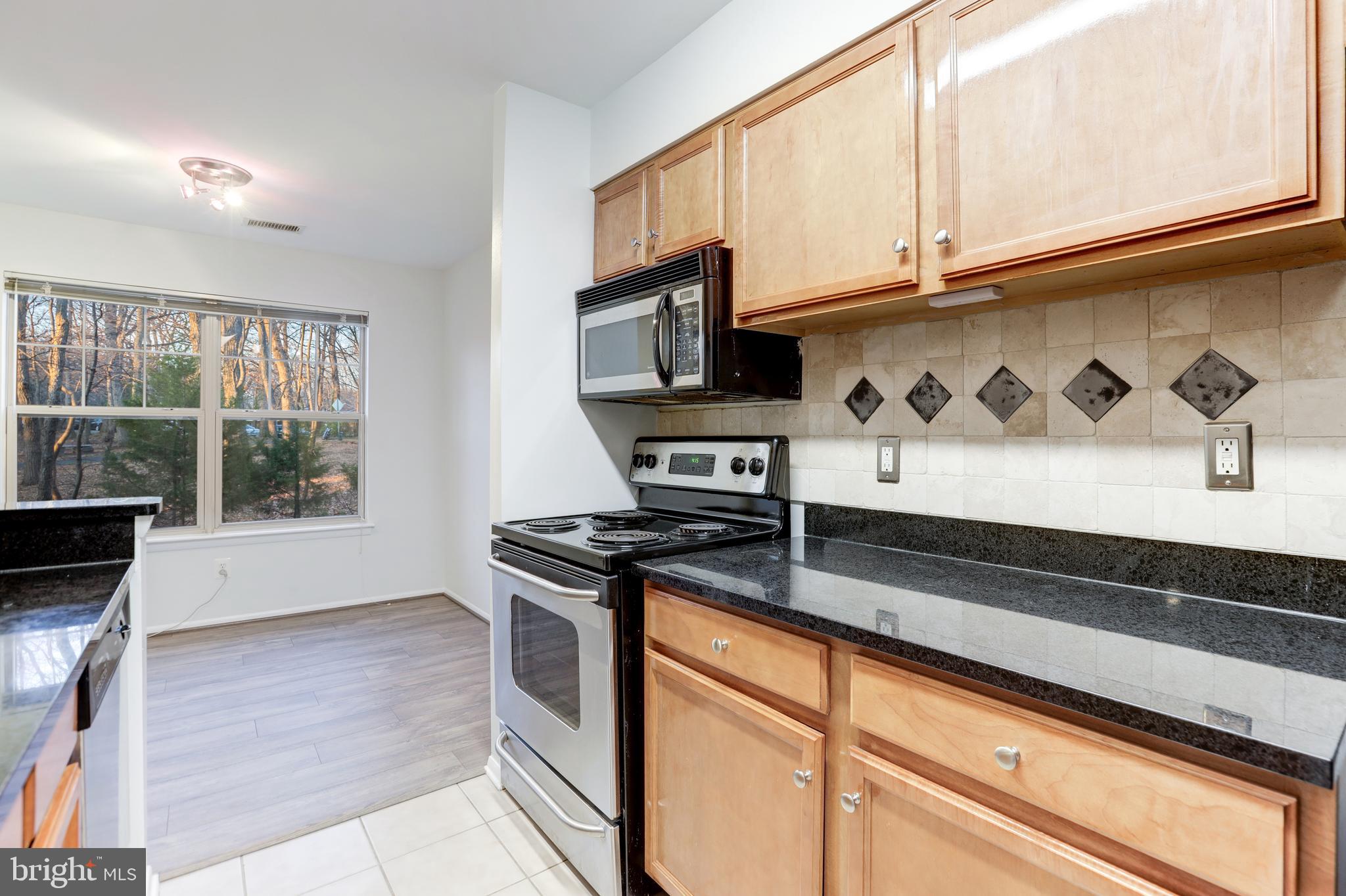 1702 Ascot Way Reston, VA 20190 - Photo 5 of 34 Gallery Image 5