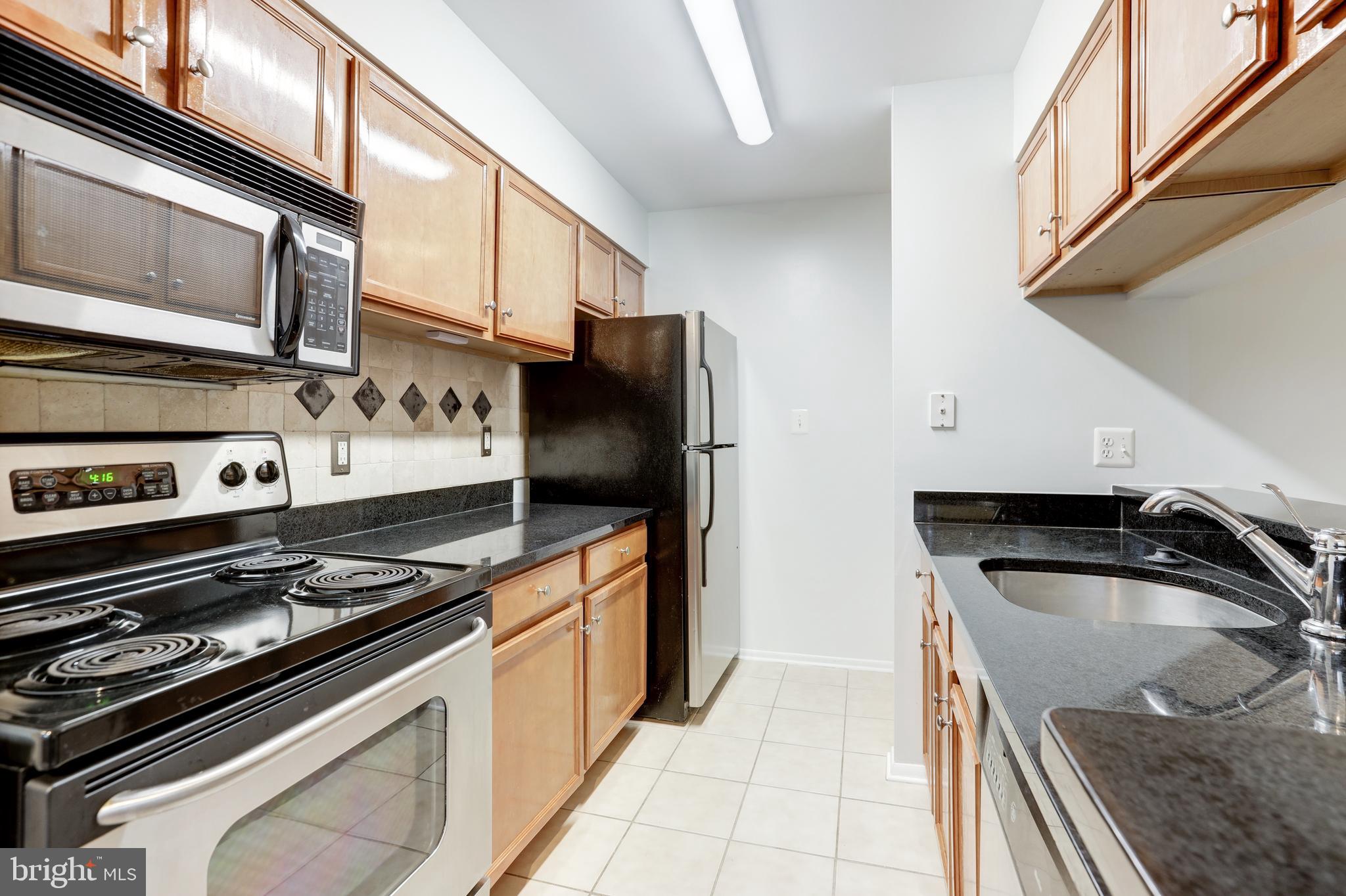 1702 Ascot Way Reston, VA 20190 - Photo 7 of 34 Gallery Image 7