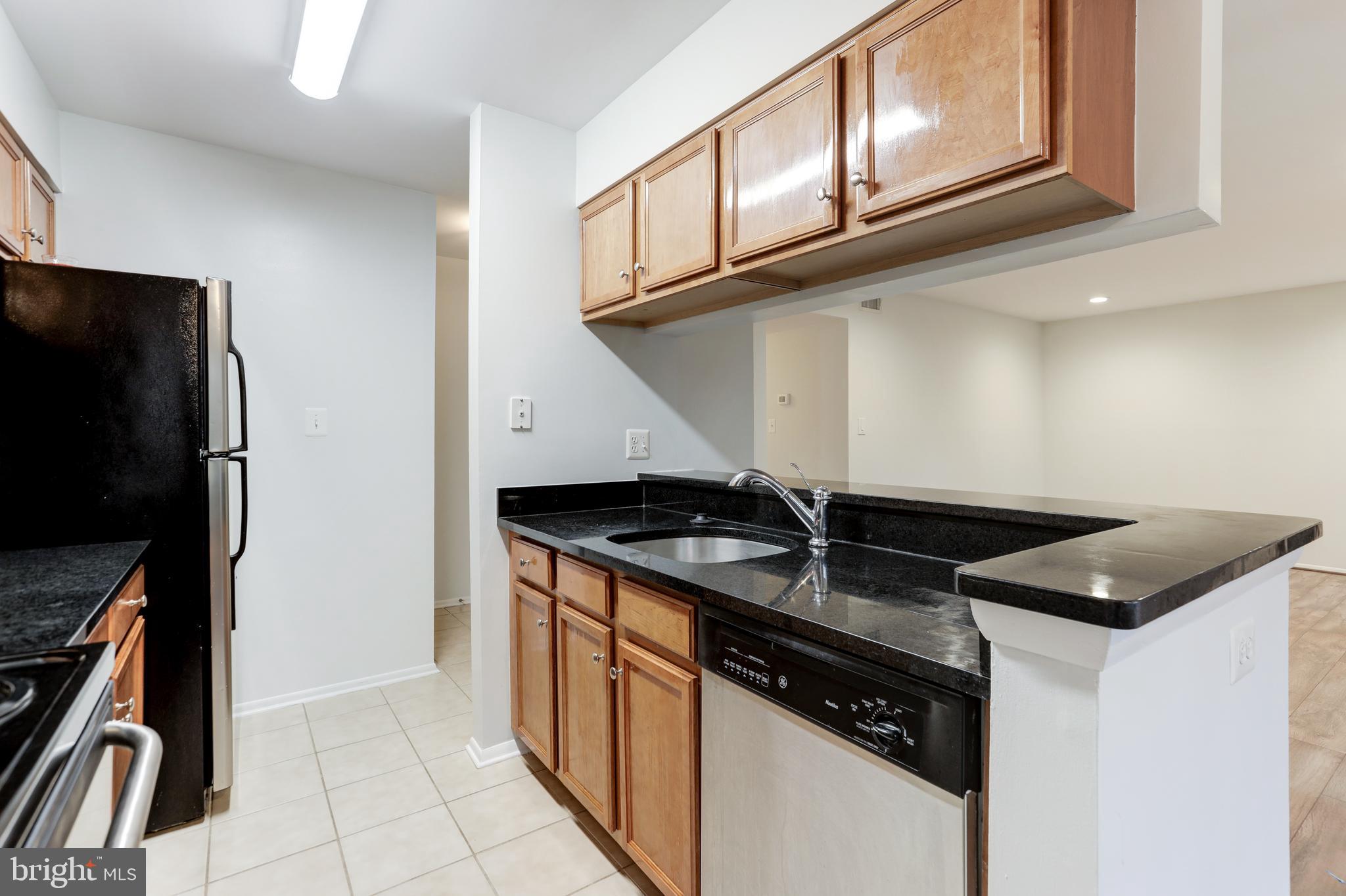 1702 Ascot Way Reston, VA 20190 - Photo 8 of 34 Gallery Image 8