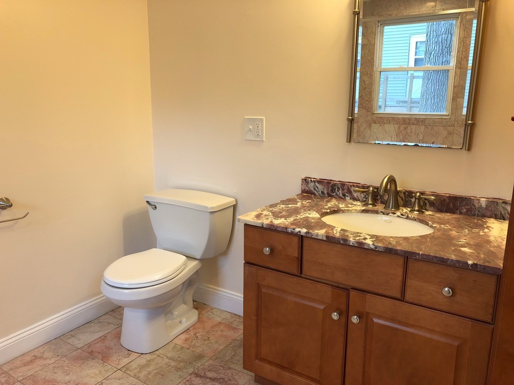 233 Burnham Road Lowell, MA 01852 - Photo 8 of 25 Gallery Image 8