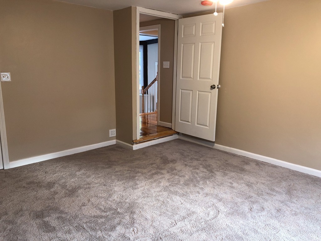 233 Burnham Road Lowell, MA 01852 - Photo 9 of 25 Gallery Image 9