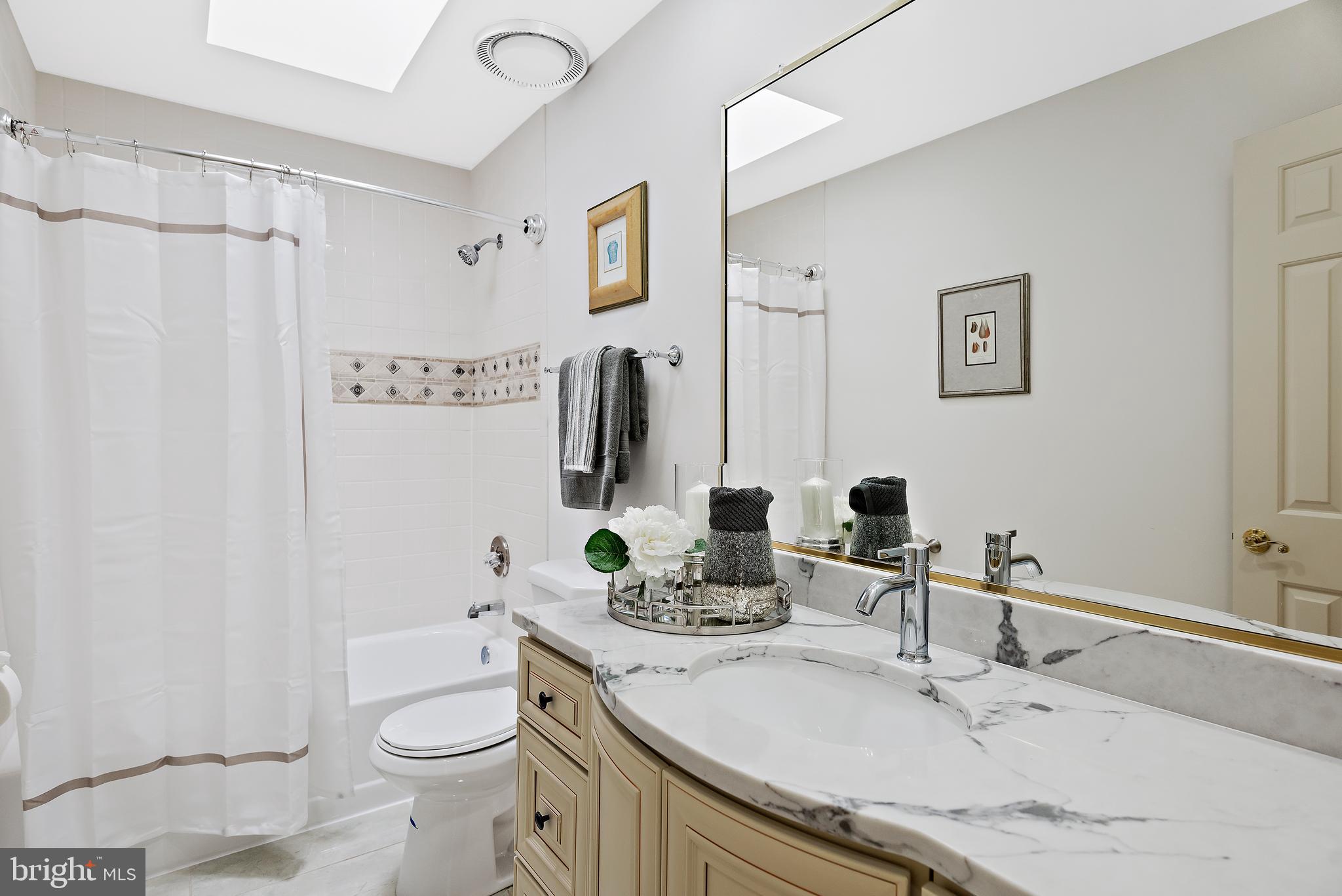 9621 River Road Potomac, MD 20854 - Photo 102 of 120 Ensuite bath in third bedroom