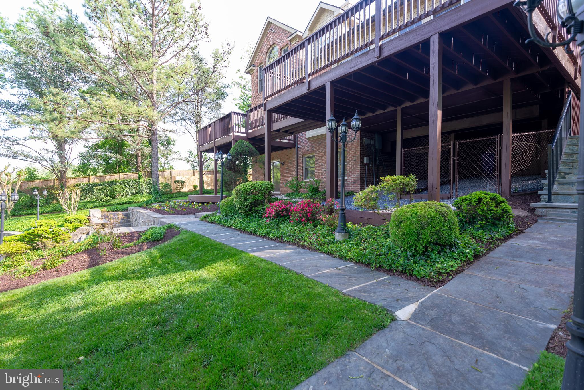 9621 River Road Potomac, MD 20854 - Photo 12 of 120 Back deck