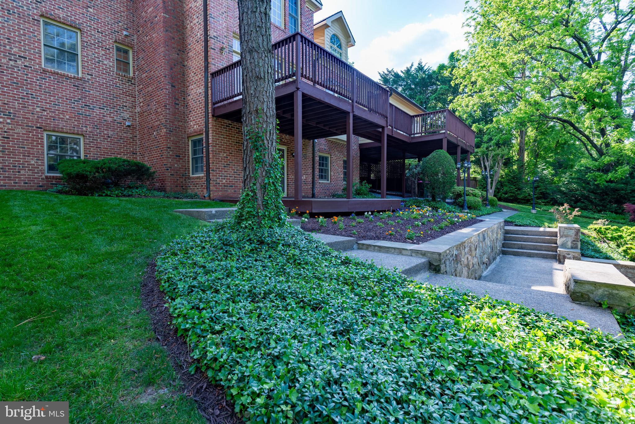 9621 River Road Potomac, MD 20854 - Photo 14 of 120 side view