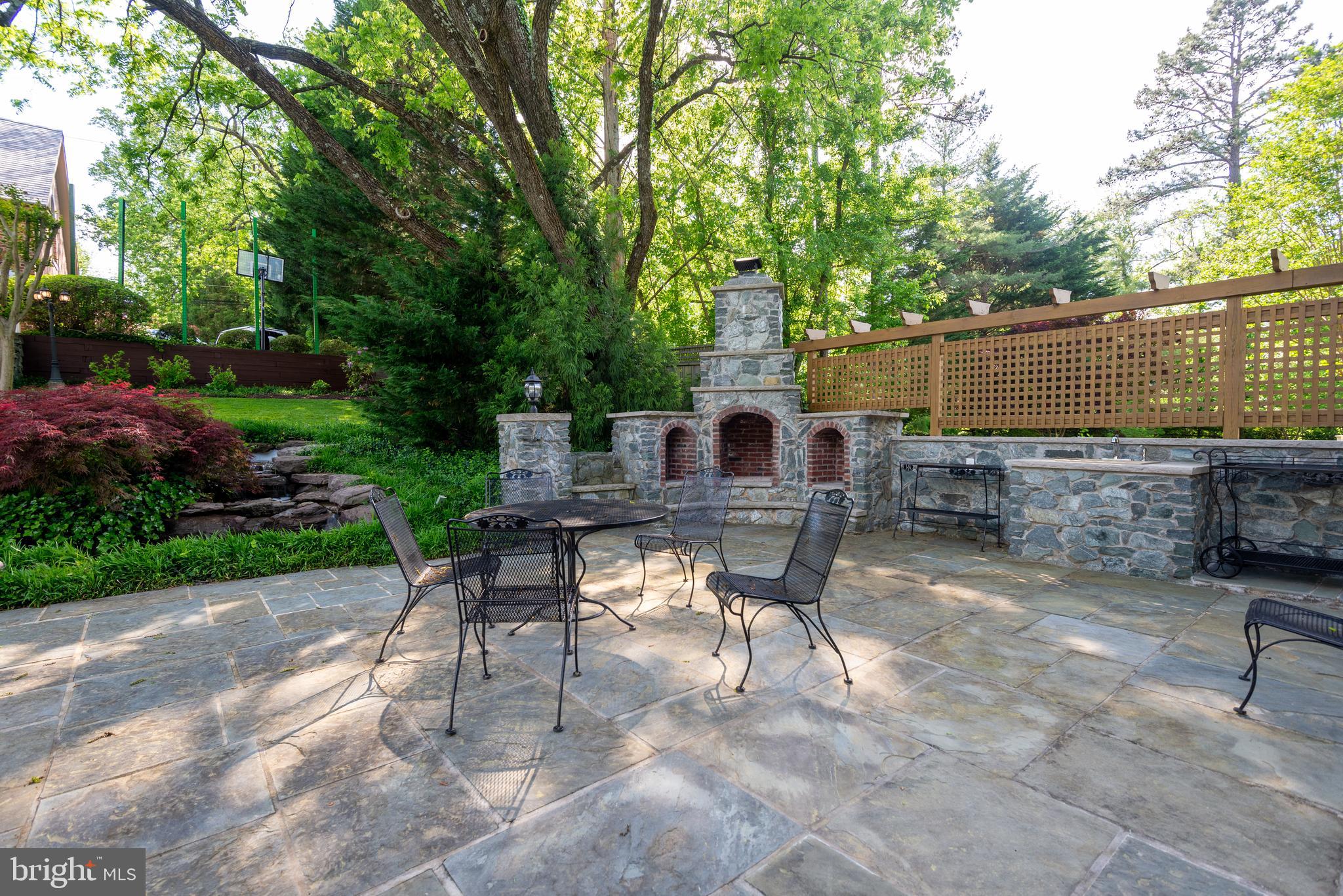 9621 River Road Potomac, MD 20854 - Photo 19 of 120 Alternate view of side patio