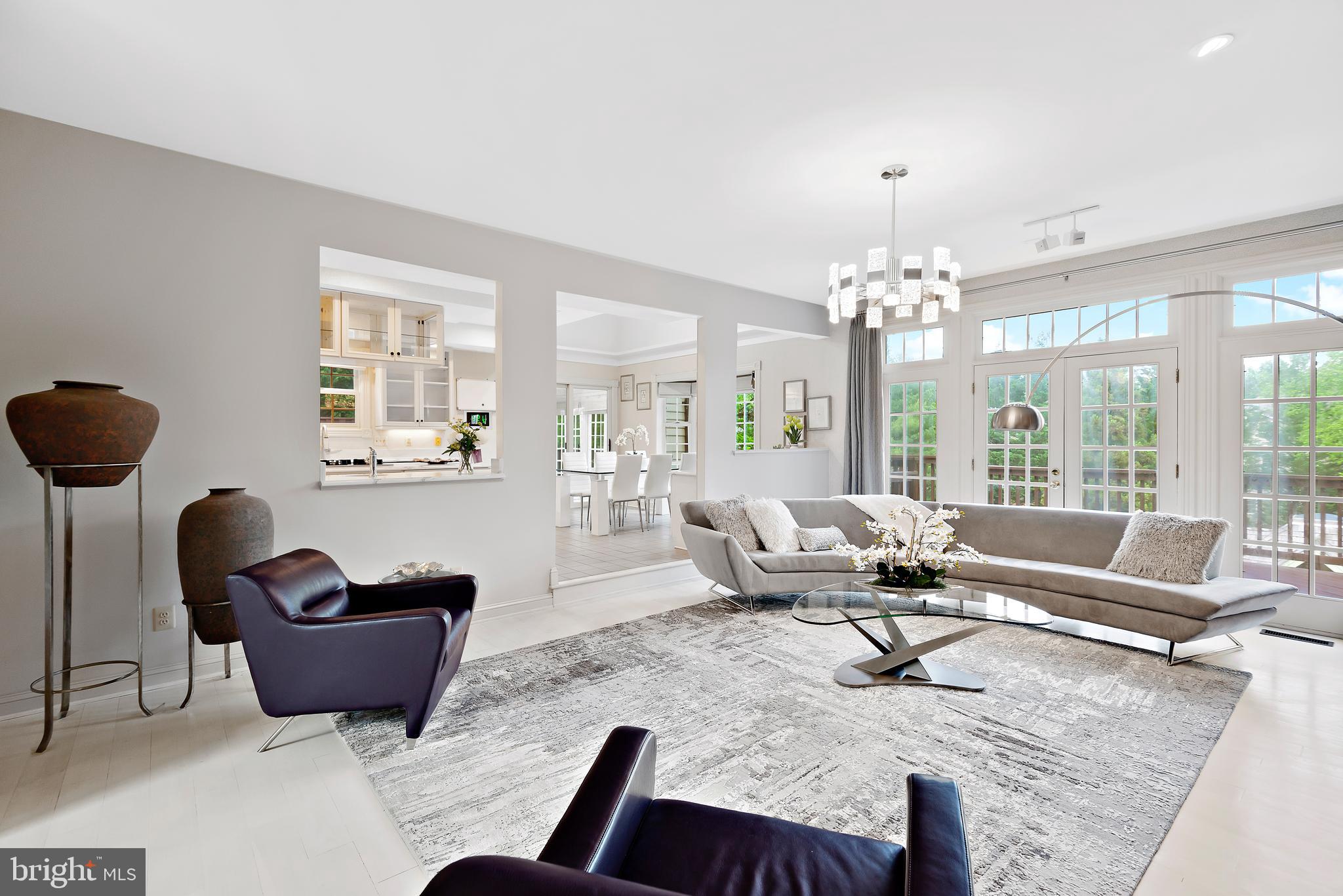 9621 River Road Potomac, MD 20854 - Photo 59 of 120 Light- filled family room