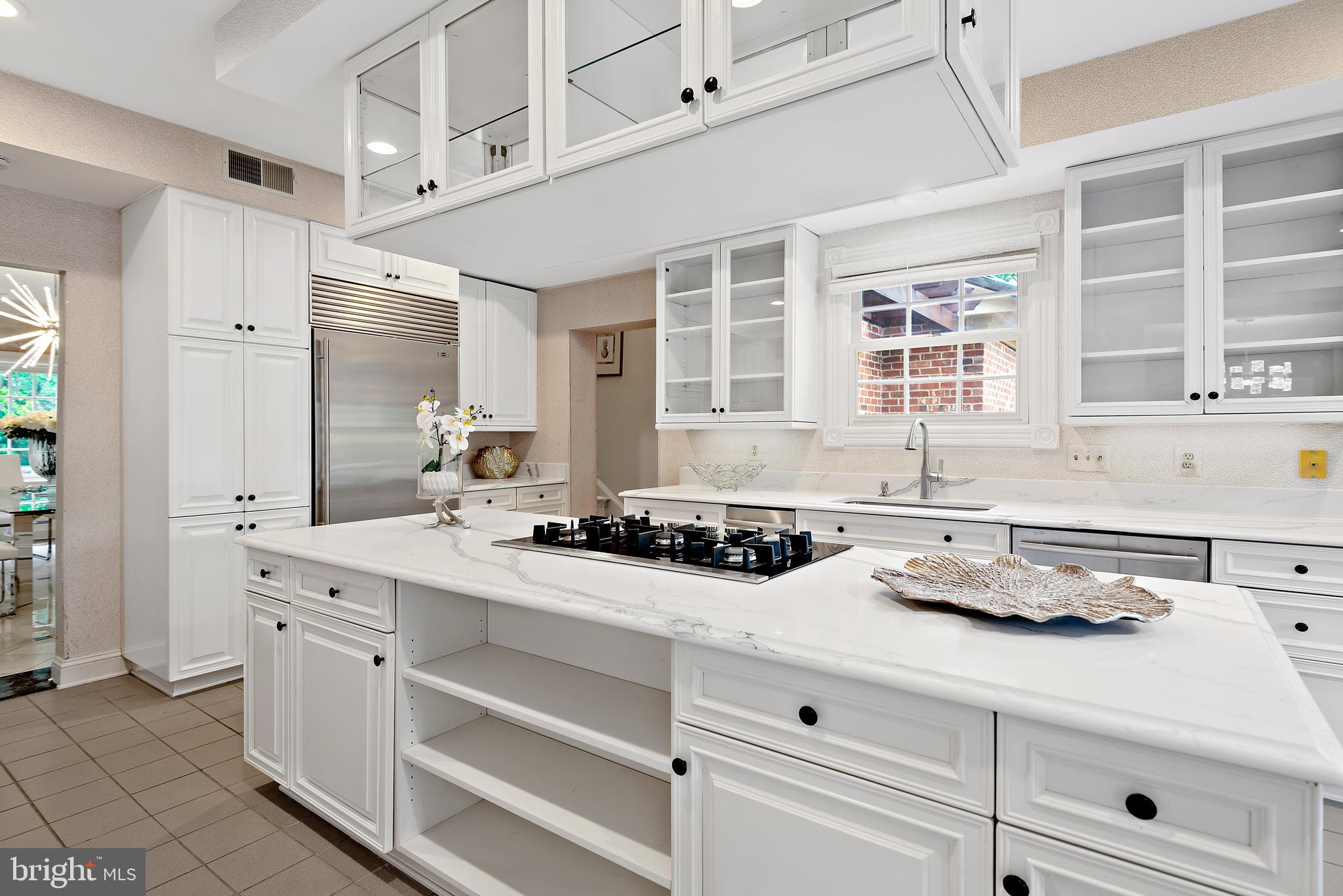 9621 River Road Potomac, MD 20854 - Photo 71 of 120 Gas stovetop in kitchen