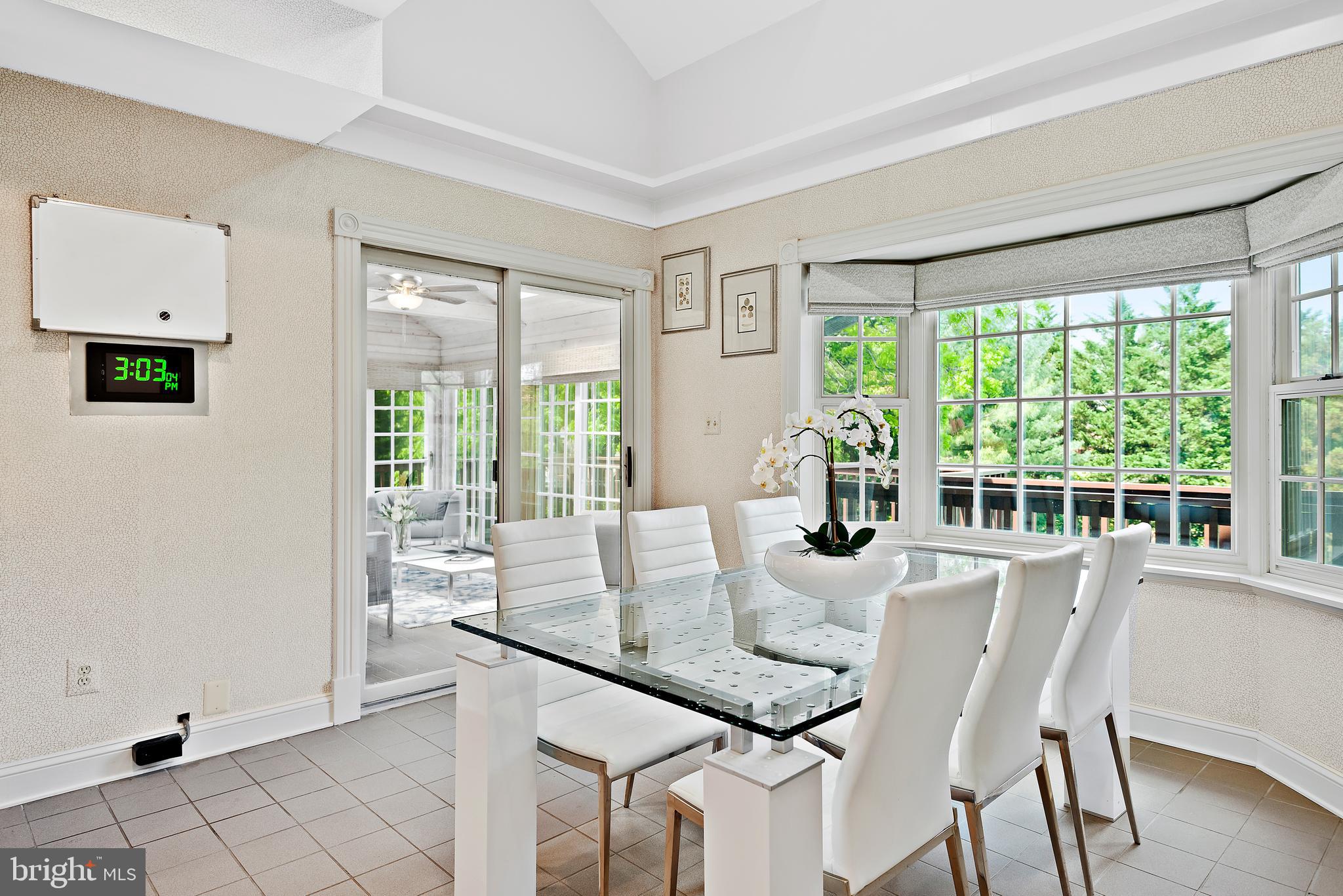 9621 River Road Potomac, MD 20854 - Photo 81 of 120 Dining area in kitchen