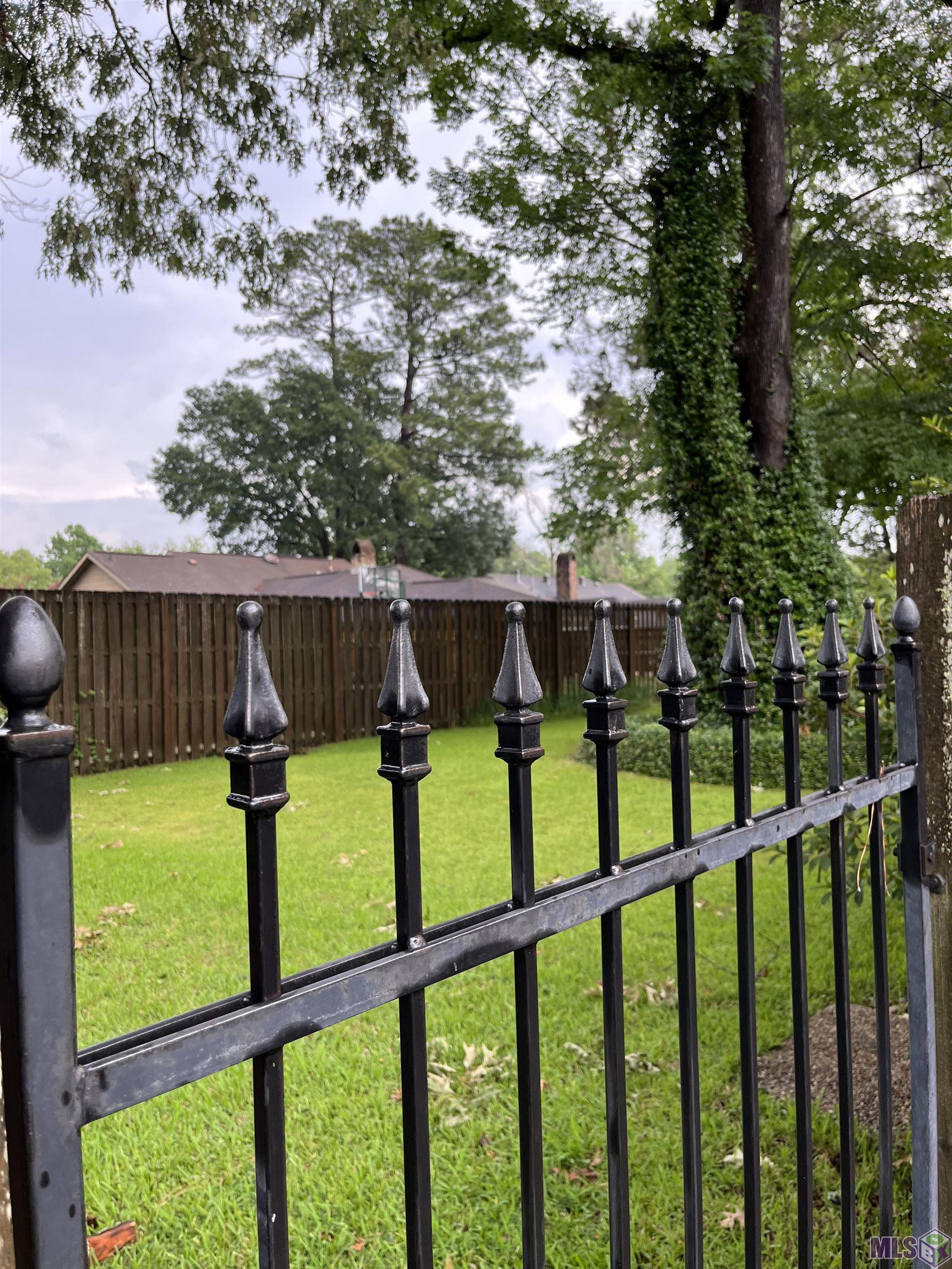 2721 Tall Timbers Road Baton Rouge, LA 70816 - Photo 2 of 14