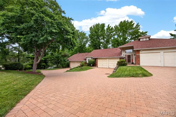 $263,000 | 12950 Autumn View Drive, St. Louis, MO 63146