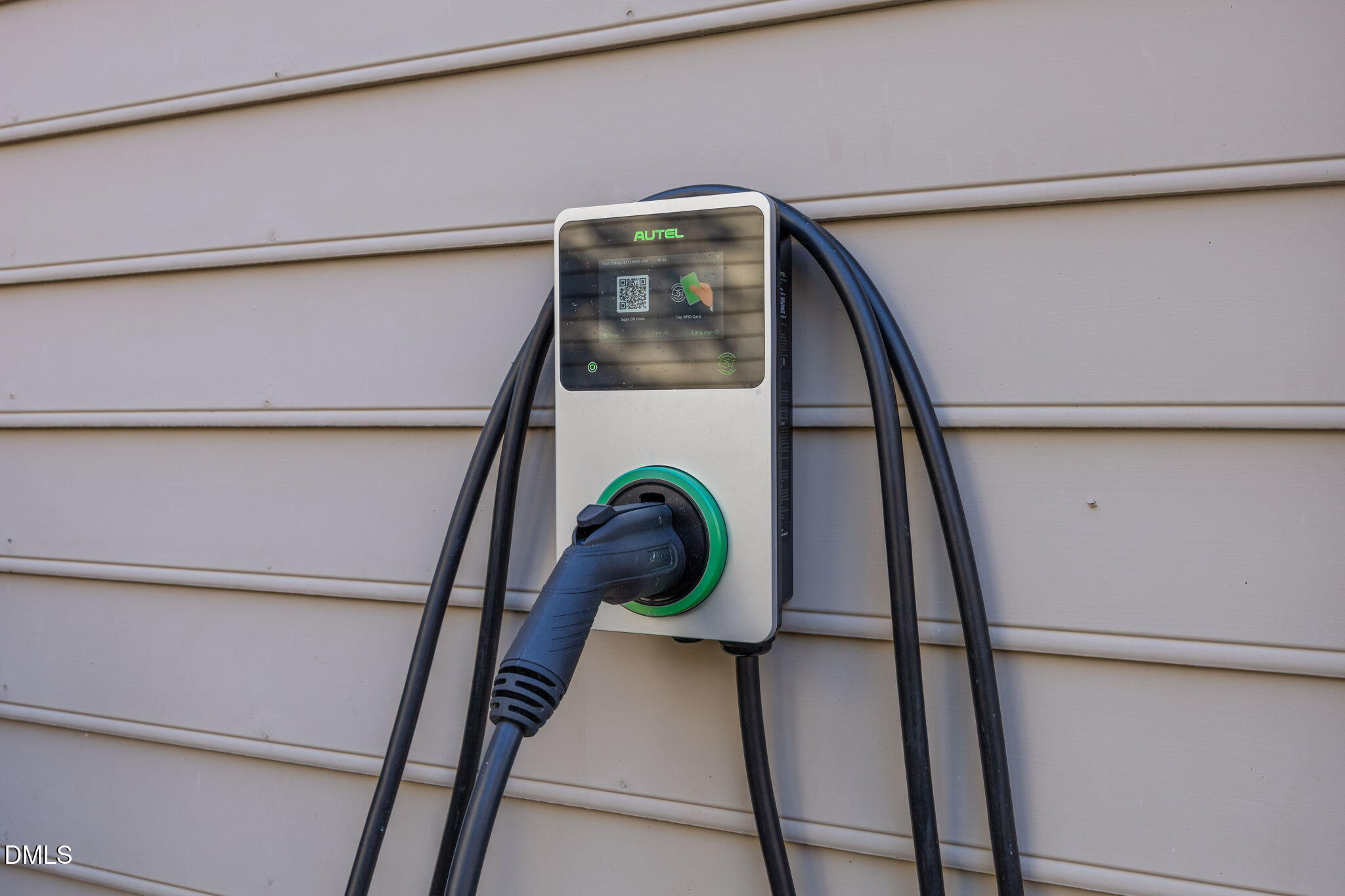 11829 North Exeter Way Raleigh, NC 27613 - Photo 39 of 41 EV Charger