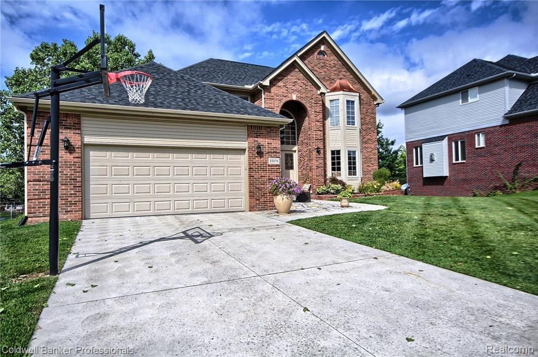 23579 Dunston Road Novi, MI 48375 - Photo 2 of 32 Front View