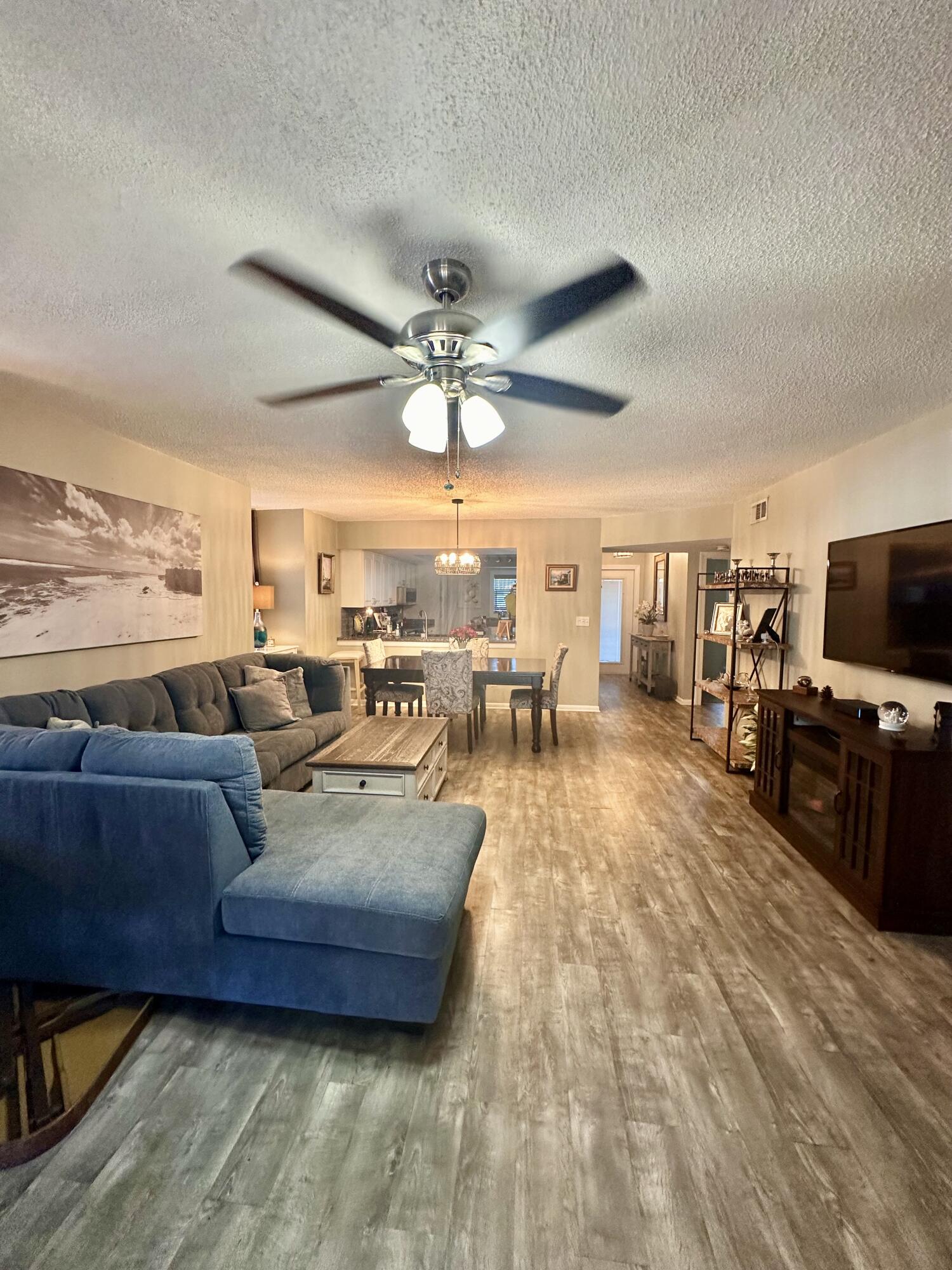 1831 Southwest Palm City Road, Unit C601 Stuart, FL 34994 - Photo 11 of 35 Living room