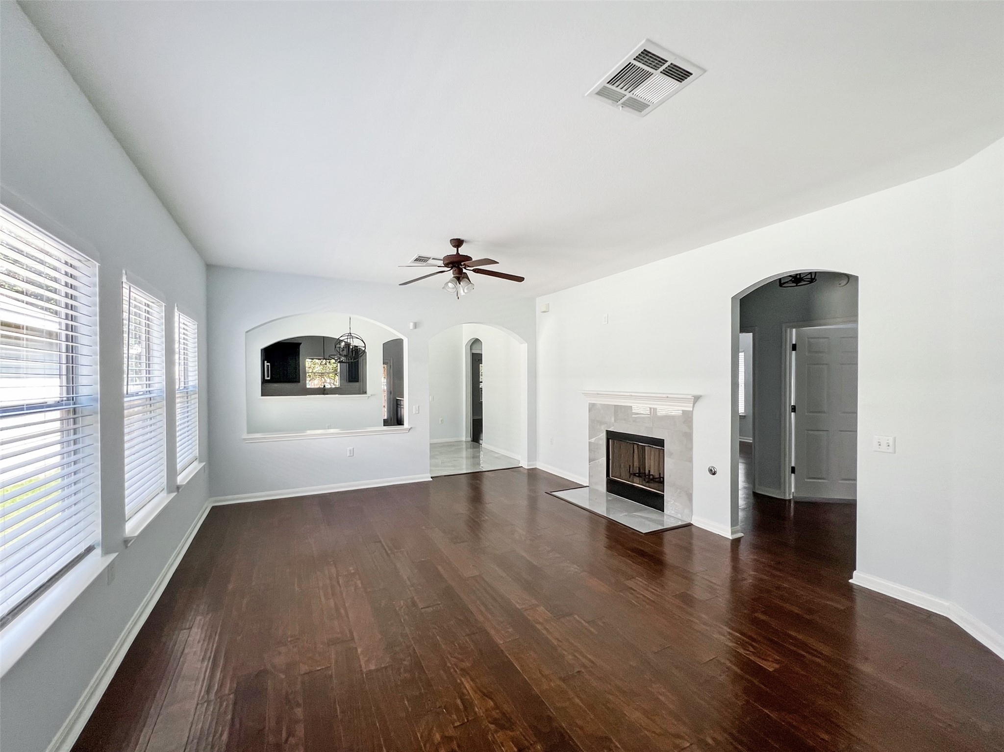 3917 Bronco Bend Loop Austin, TX 78744 - Photo 3 of 40 Living Room