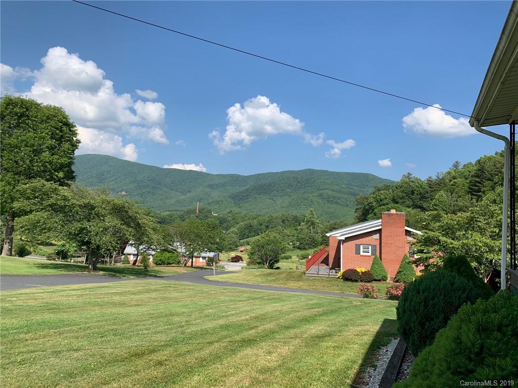 214 Jarrett Road Bakersville, NC 28705 - Photo 2 of 24 Gallery Image 2