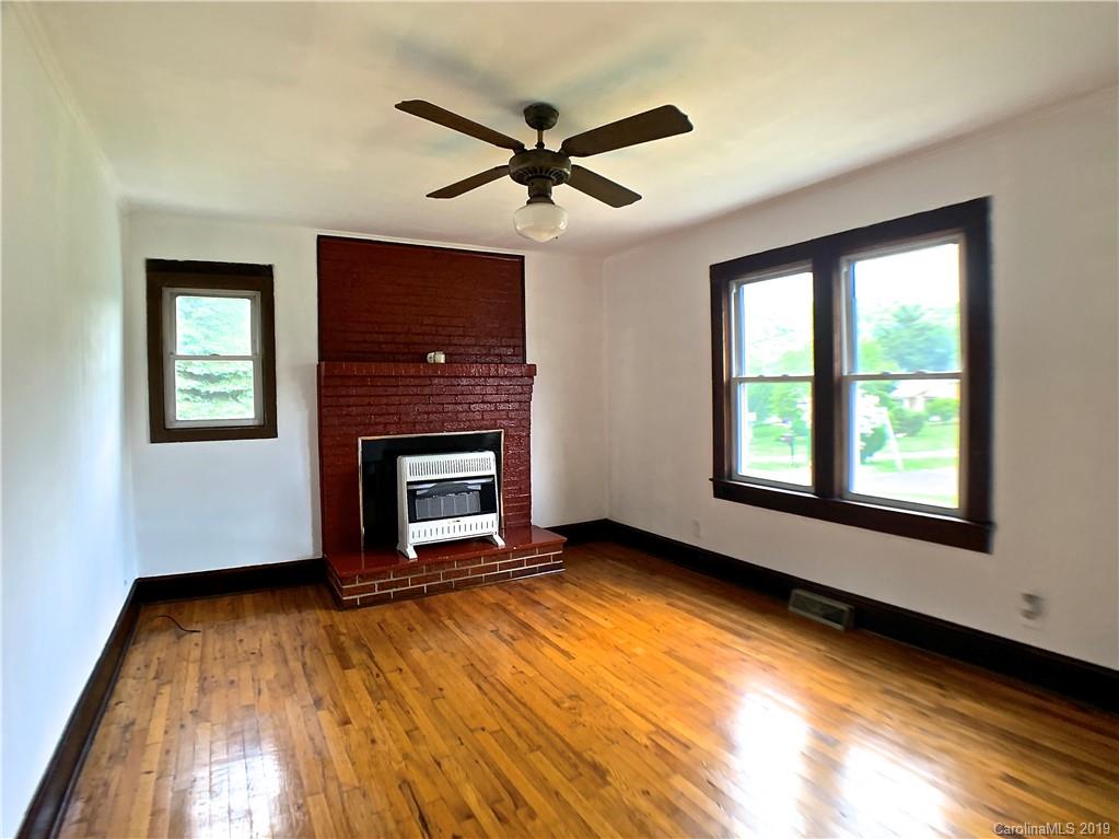 214 Jarrett Road Bakersville, NC 28705 - Photo 3 of 24 Gallery Image 3