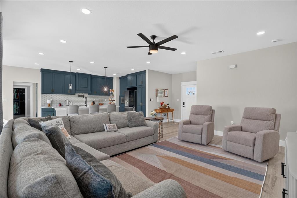 332 Jonny Boy Way Springtown, TX 76082 - Photo 8 of 40 Gallery Image 8