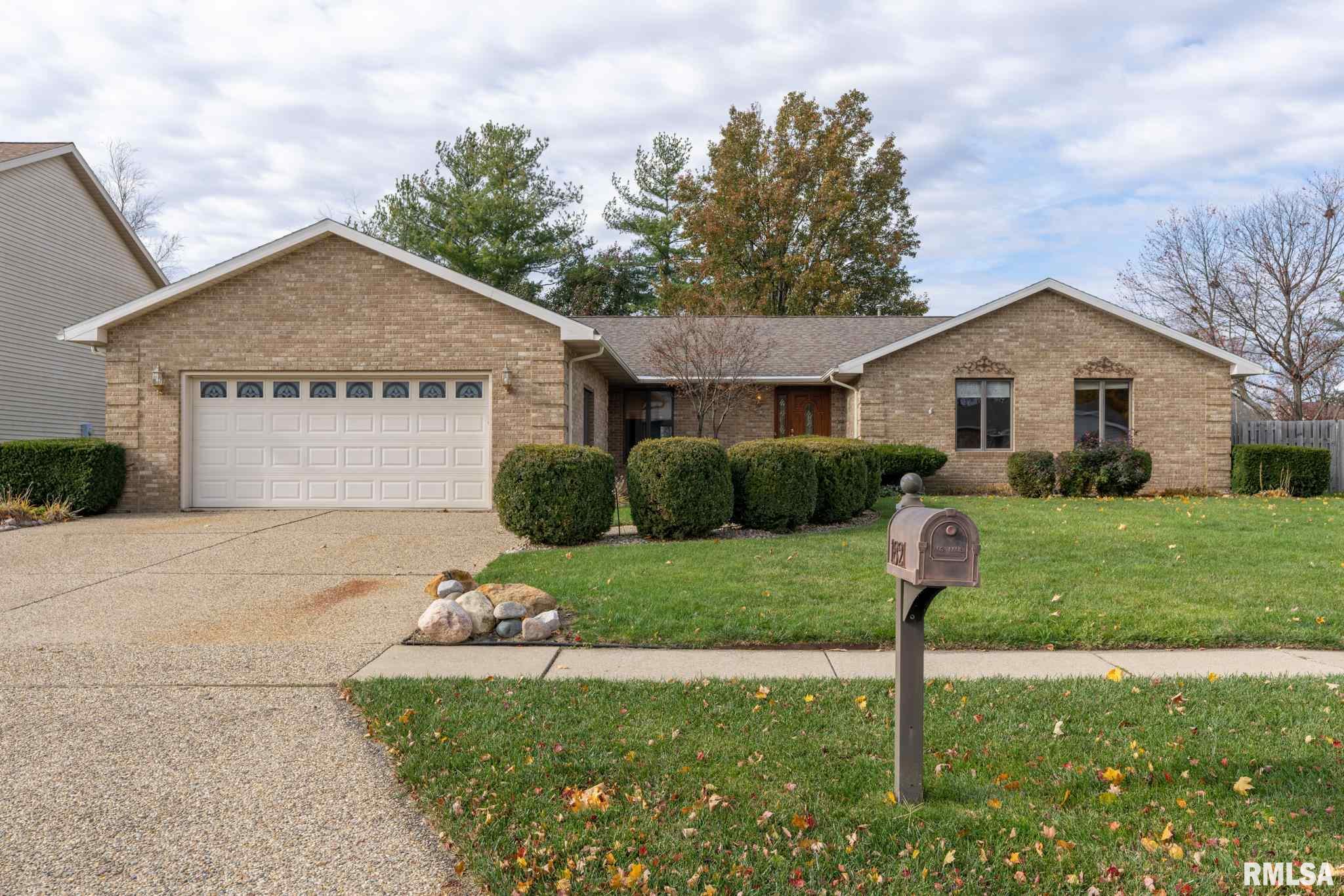 1821 Hunter Ridge Drive Springfield, IL 62704 - Photo 1 of 22 Gallery Image 1