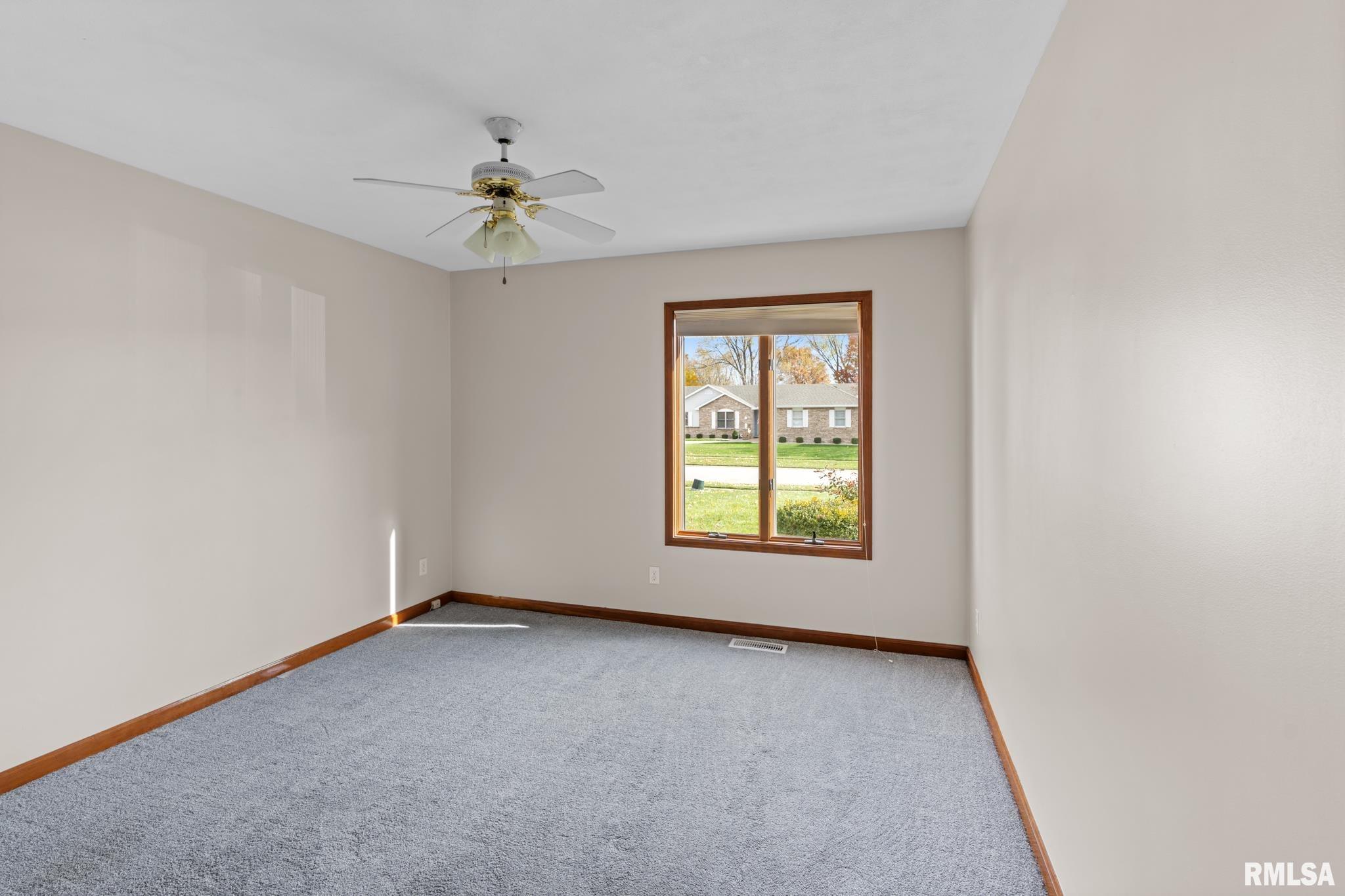1821 Hunter Ridge Drive Springfield, IL 62704 - Photo 12 of 22 Gallery Image 12
