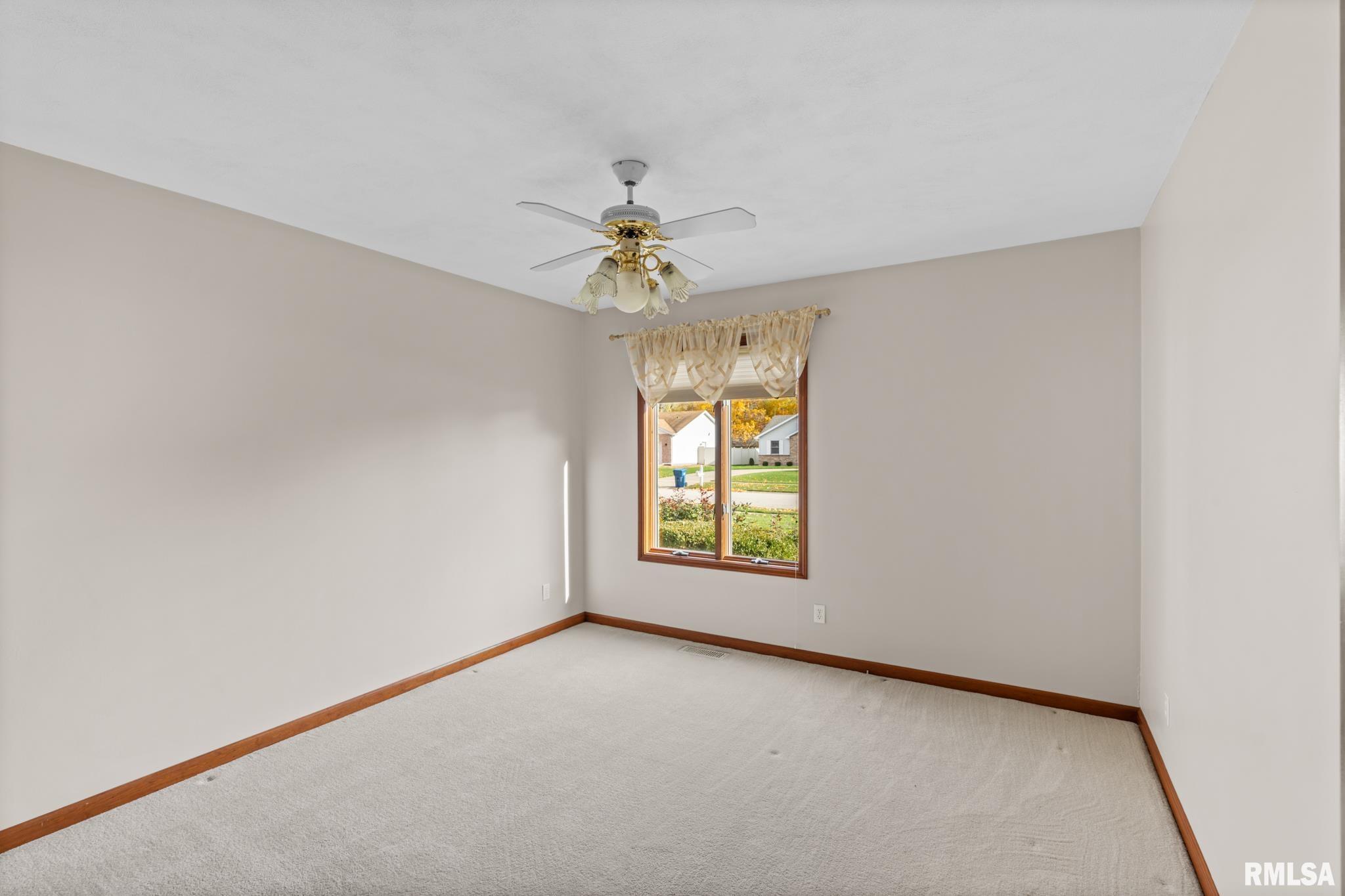 1821 Hunter Ridge Drive Springfield, IL 62704 - Photo 13 of 22 Gallery Image 13
