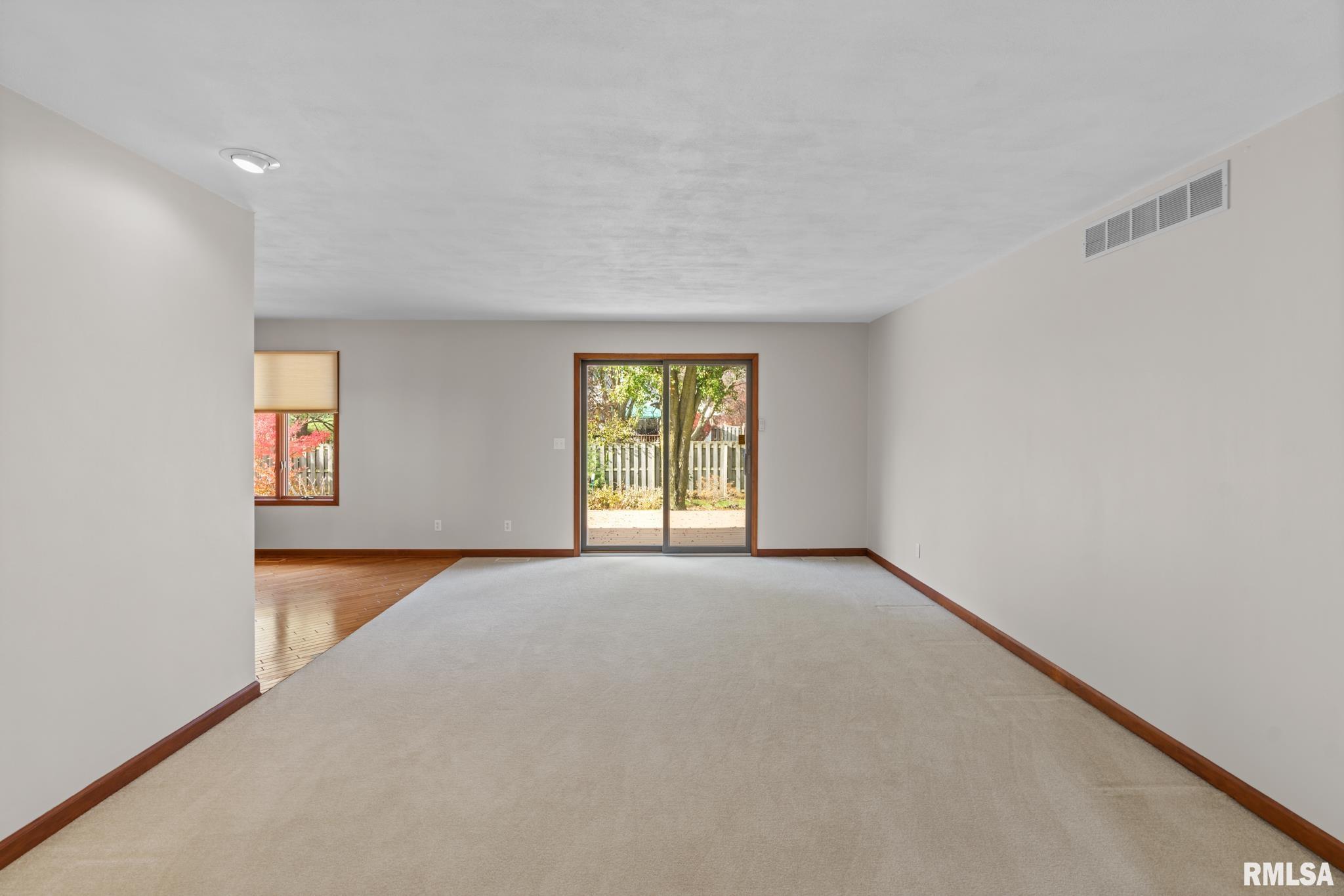 1821 Hunter Ridge Drive Springfield, IL 62704 - Photo 4 of 22 Gallery Image 4