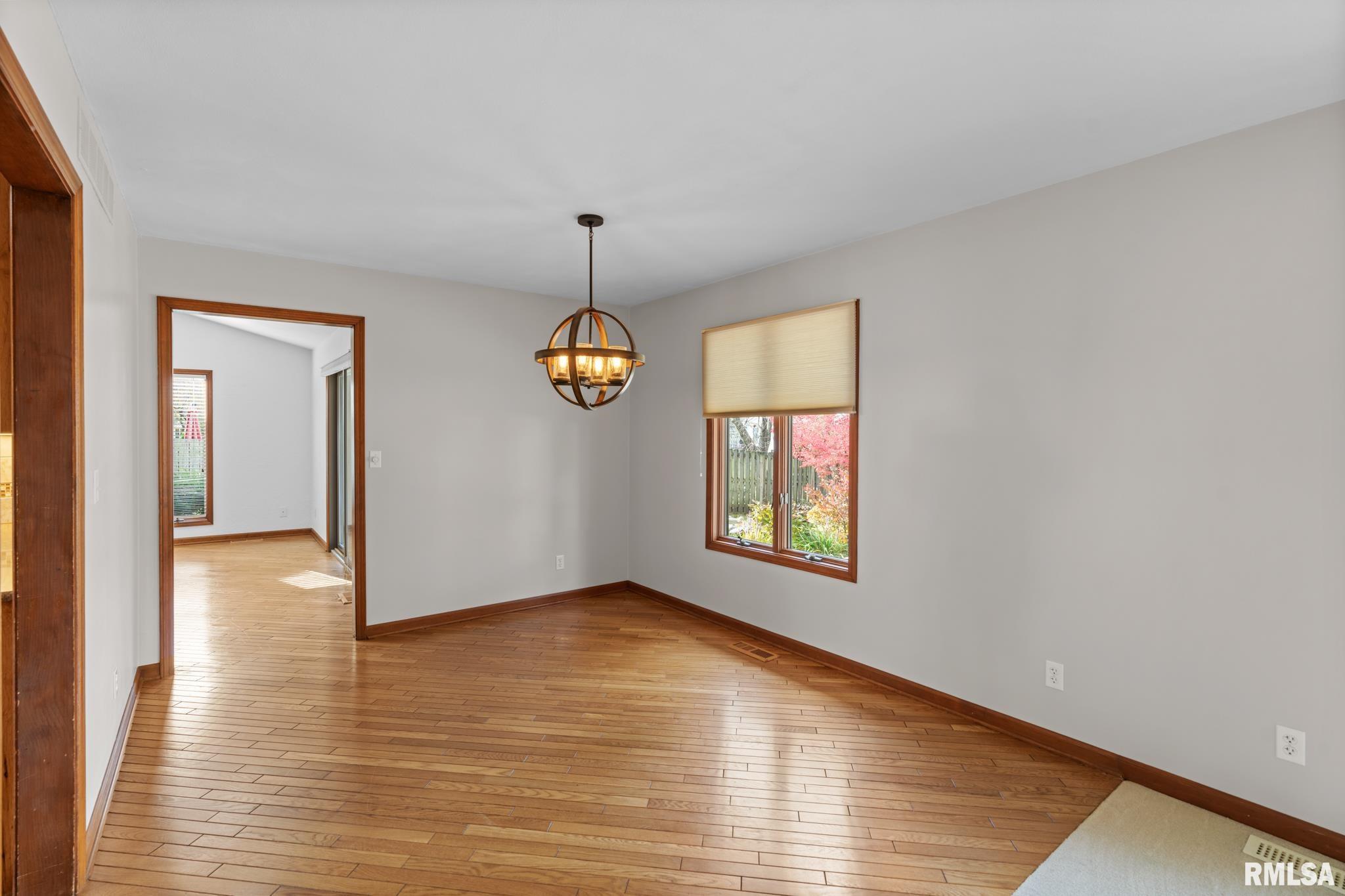 1821 Hunter Ridge Drive Springfield, IL 62704 - Photo 6 of 22 Gallery Image 6