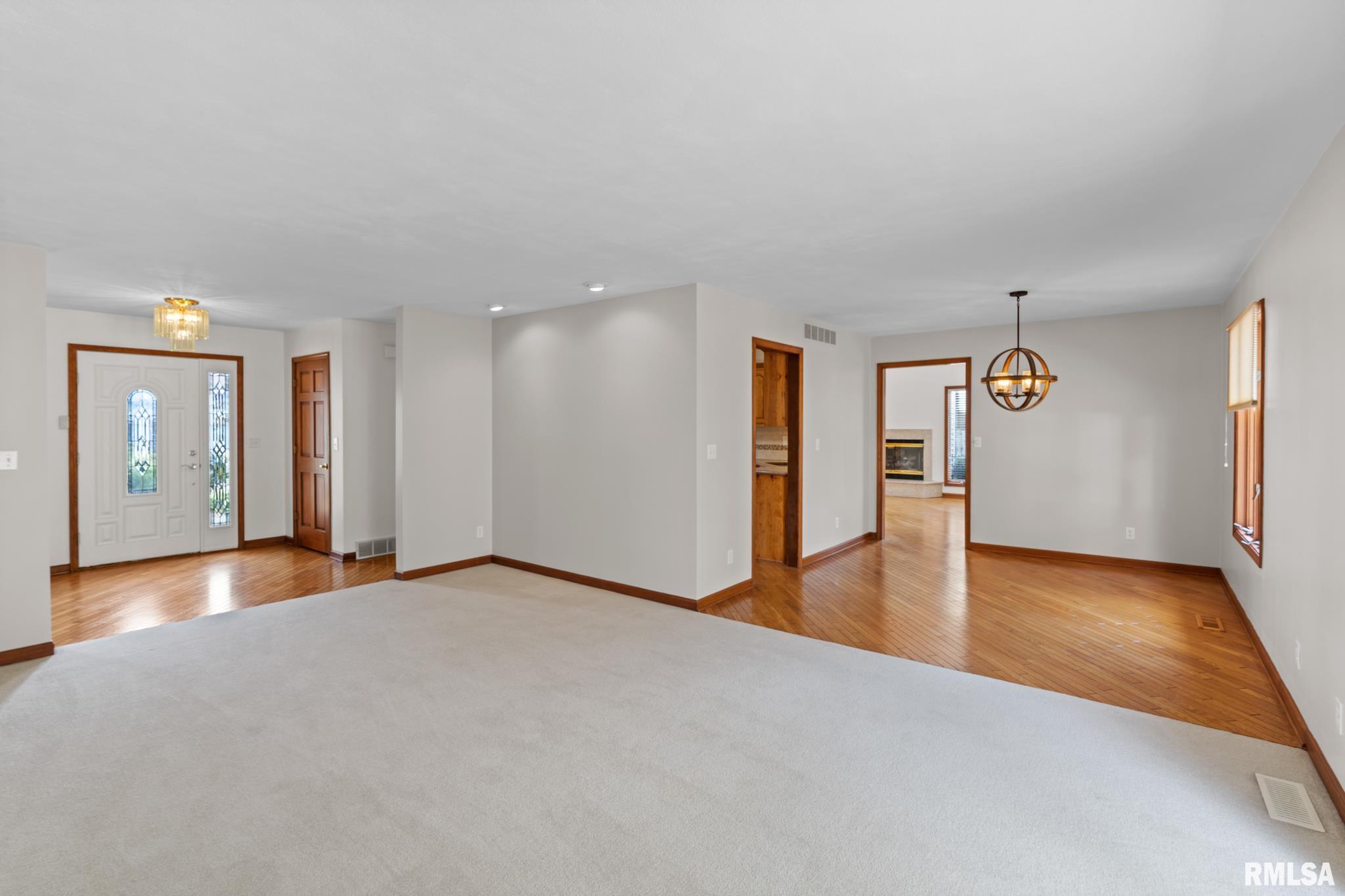 1821 Hunter Ridge Drive Springfield, IL 62704 - Photo 7 of 22 Gallery Image 7