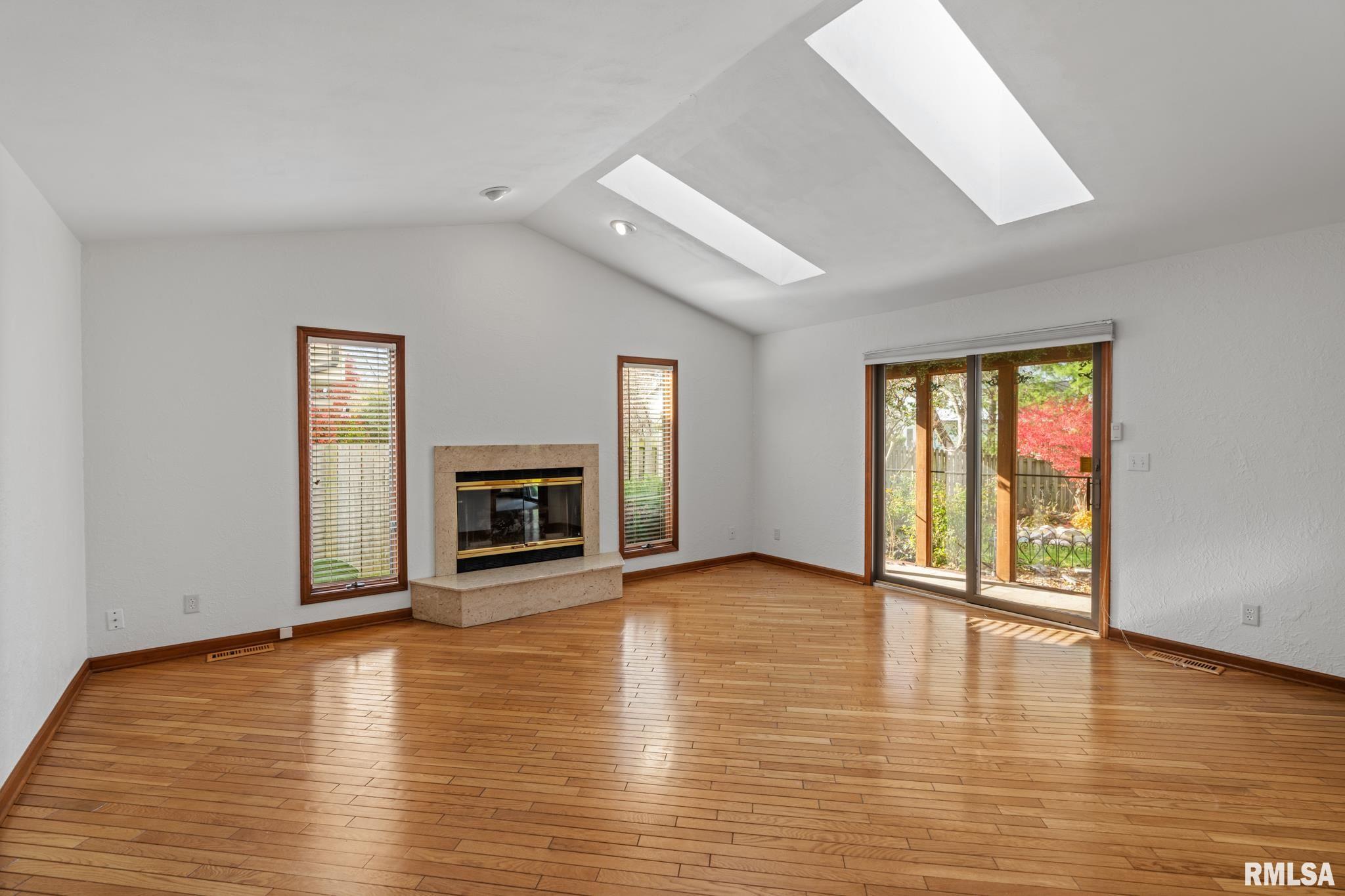 1821 Hunter Ridge Drive Springfield, IL 62704 - Photo 10 of 22 Gallery Image 10