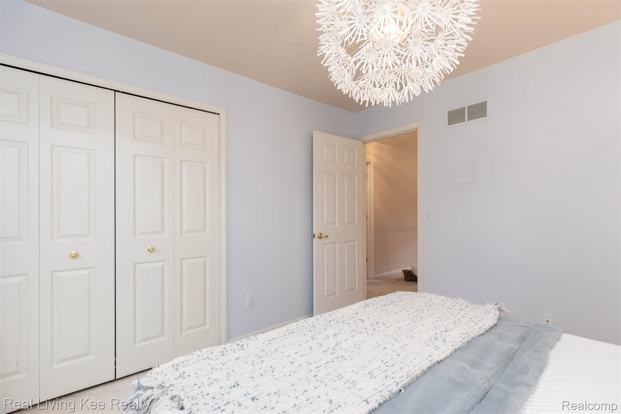 4234 Bold Meadows Rochester, MI 48306 - Photo 24 of 44 4234 Bold Meadows-20.jpg