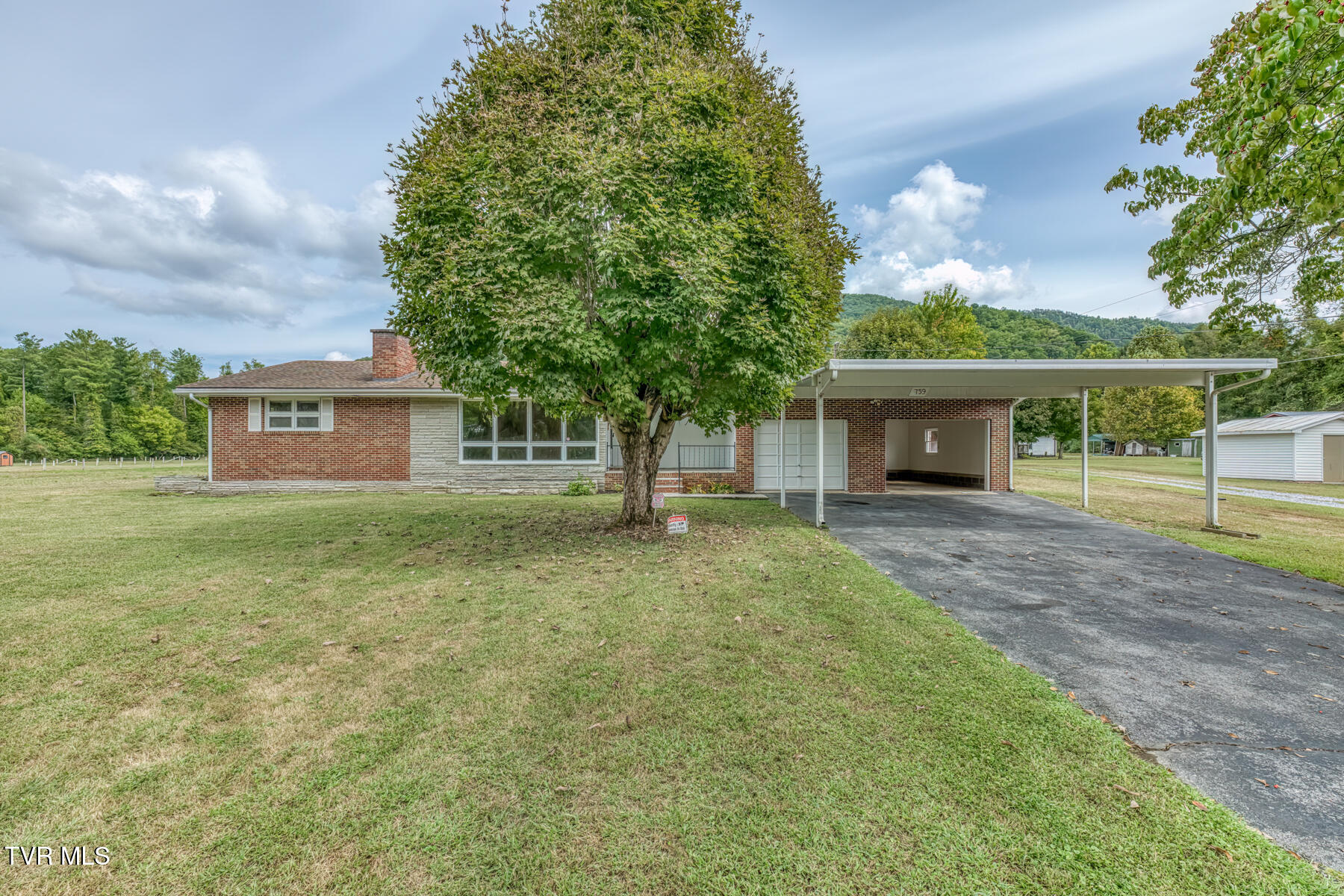 759 1st Avenue Hampton, TN 37658 - Photo 2 of 72 759 First Ave-2