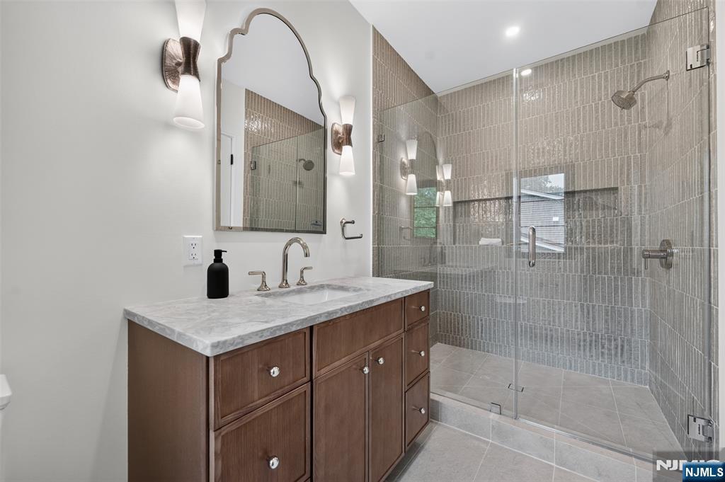 134 Morningside Road Paramus, NJ 07652 - Photo 39 of 47 Gallery Image 39