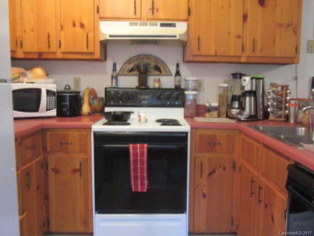 82 Iron Mountain Road Sylva, NC 28779 - Photo 12 of 24 Gallery Image 12