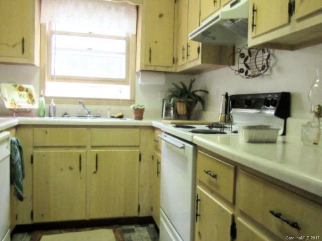 82 Iron Mountain Road Sylva, NC 28779 - Photo 13 of 24 Gallery Image 13