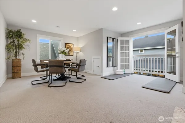 $1,999,995 | 260 Northeast Alder Street, Issaquah, WA 98027