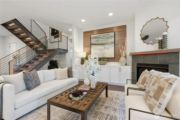 $1,999,995 | 260 Northeast Alder Street, Issaquah, WA 98027
